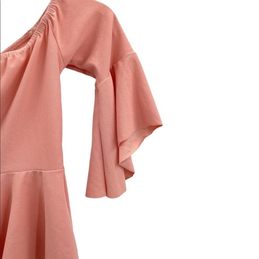 BOOHOO OFF THE SHOULDER RUFFLE ROSE CROP TOP. - Picture 4 of 8